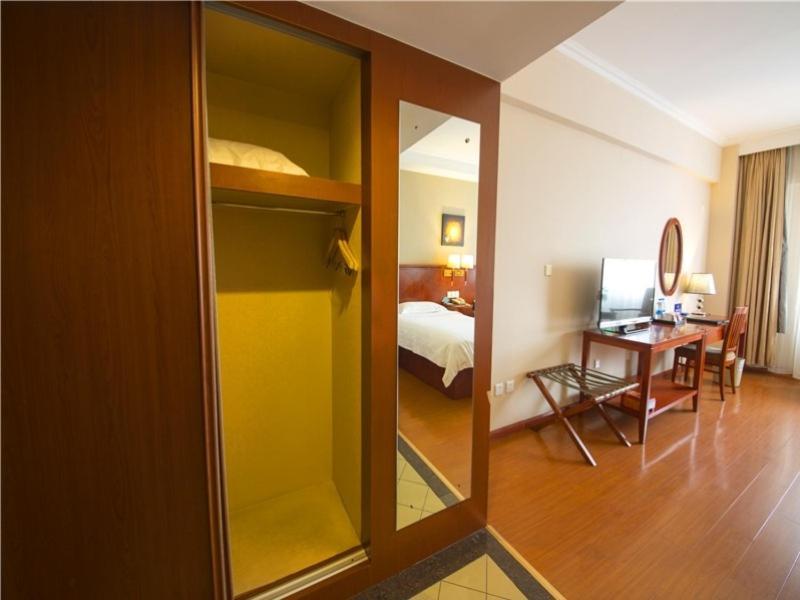 Greentree Inn Beijing Haidian District Qingheqiao Business Hotel Dış mekan fotoğraf